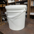 balde plástico de 12 litros com tampa